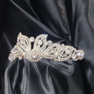 Silver Flapper Floral Tiara